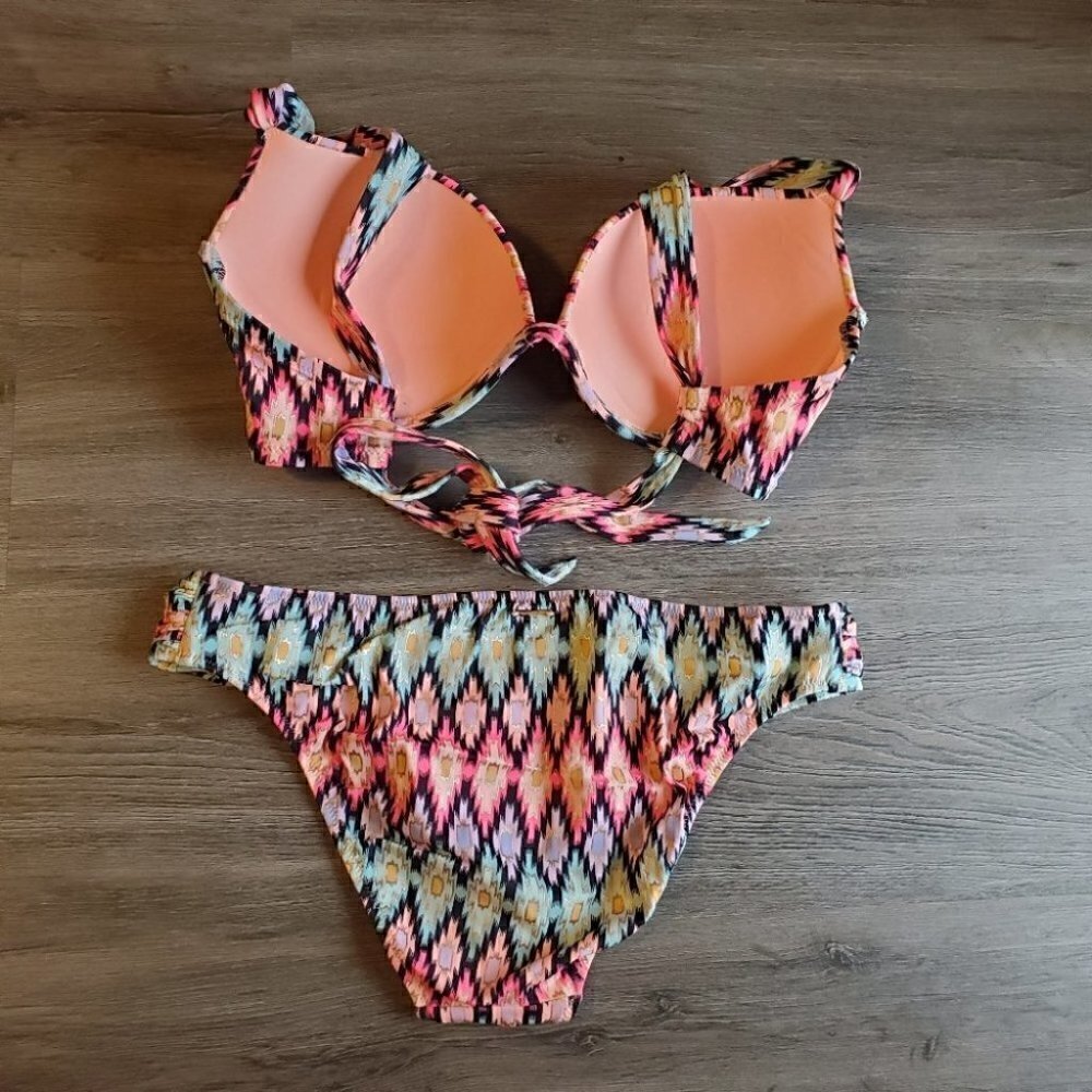 Victoria's Secret Bikini 34D & M - Picture 4 of 7